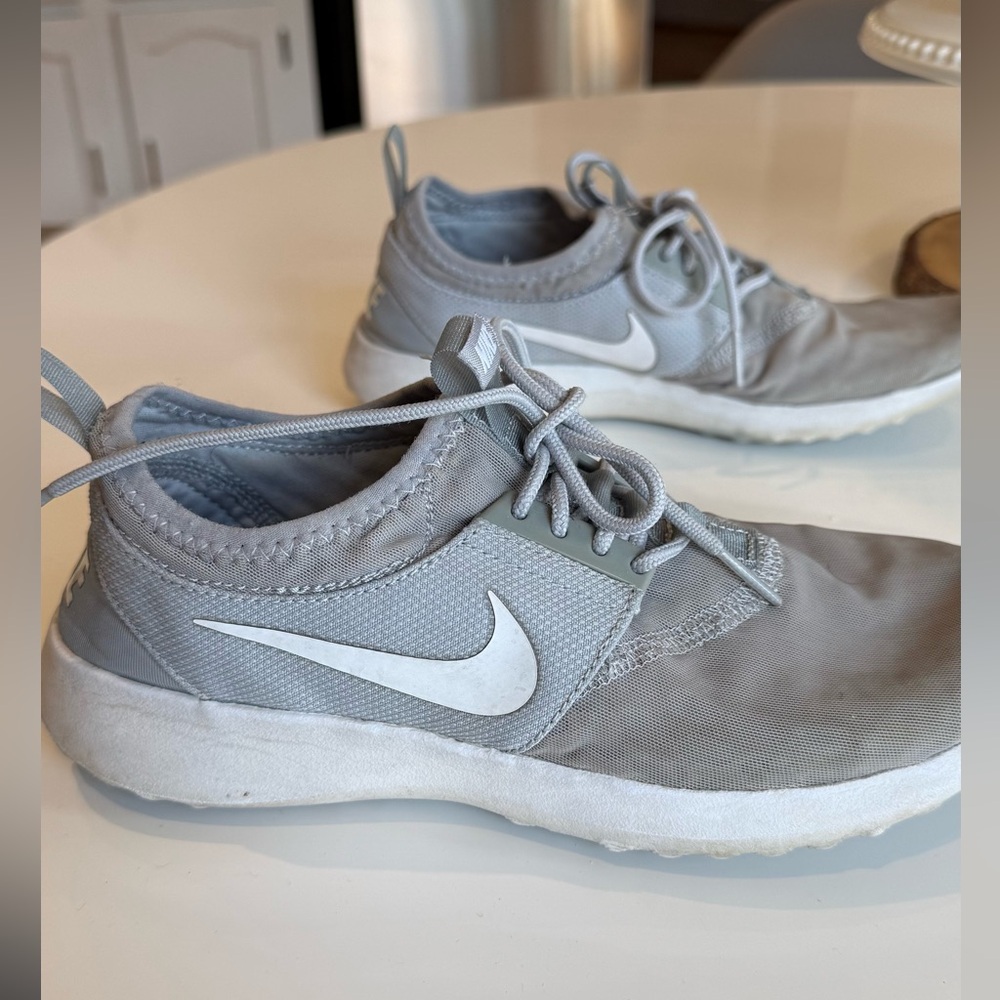 Nike Gray size 8 Lightweight Sneakers